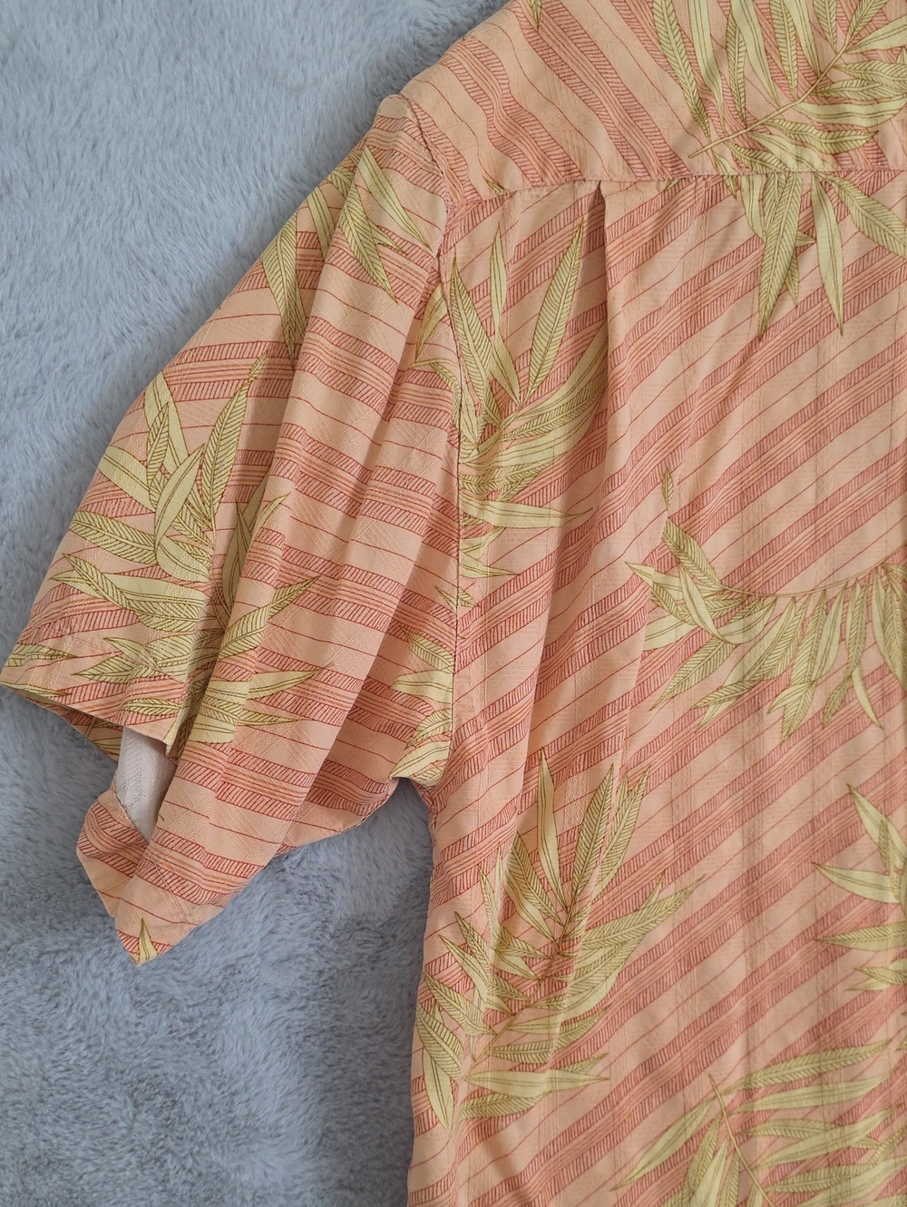 Tommy Bahama 100% Silk Hawaiian Camp Shirt Men's Medium Peach Palm Leaf Tropical - Picture 6 of 10